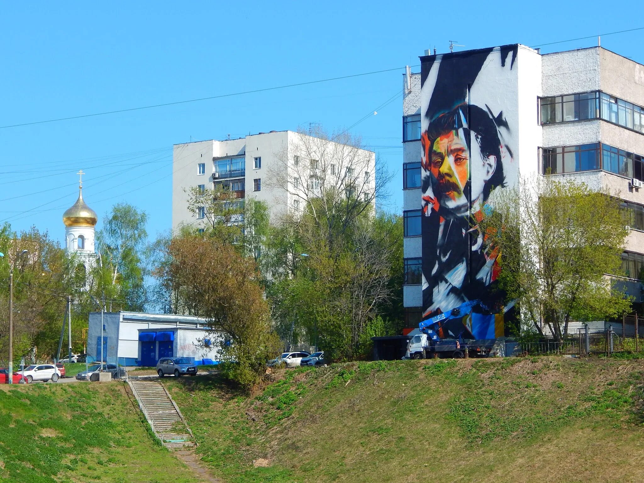 Суетинская 1а. Стрит арт Максима Горького в Нижнем Новгороде. Муралы Нижний Новгород Горький. Граффити Горький Нижний Новгород. Суетинская 1а Нижний Новгород.