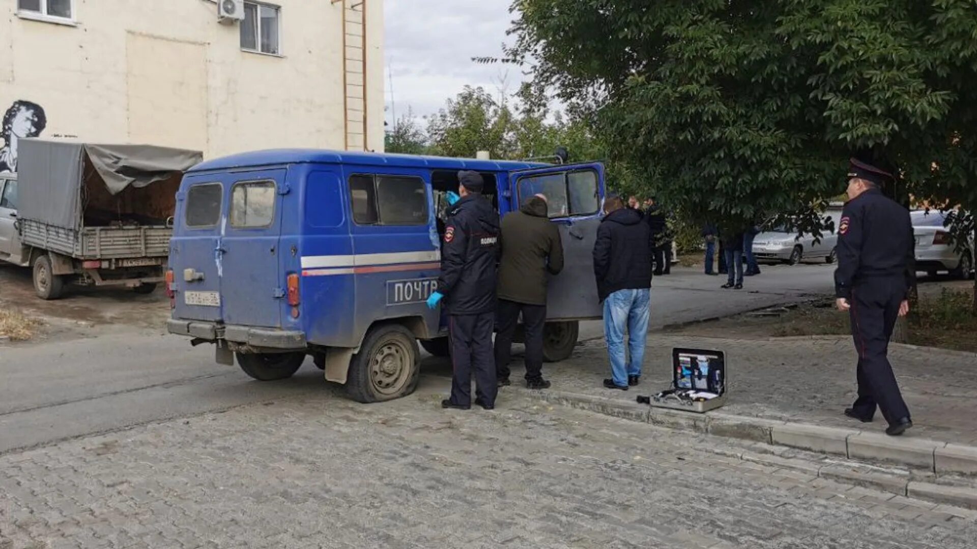 Нападение 7 октября. Ограбление инкассаторов. Ограбление инкассаторской машины. Орск инкассация.