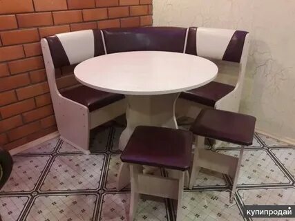 Уголок для кухни со стульями