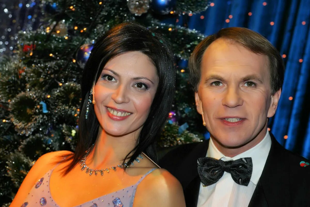 Первая жена гуськова. Гуськов и вележева. Алексей гуськов и татьяна гуськова. Гуськов алексей жена. Алексей гуськов и любовь успенская.