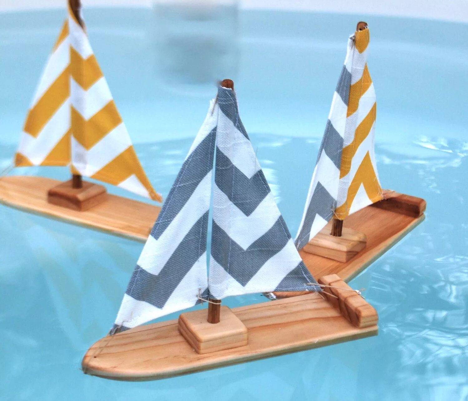 Корабль из фанеры. Корабль из дерева. Корабль из бросового материала. Кораблик из дерева который плавает. Кораблик из пенополистирола.