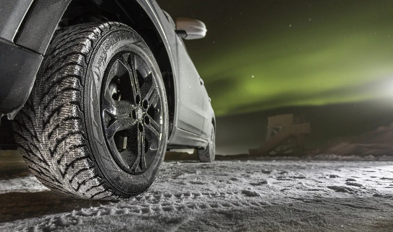 Дорогие шины на автомобиль. Nokian Tyres Hakkapeliitta 2. Nokian Tyres Hakkapeliitta r5. Nokian Tyres 10. Колесо автомобиля.