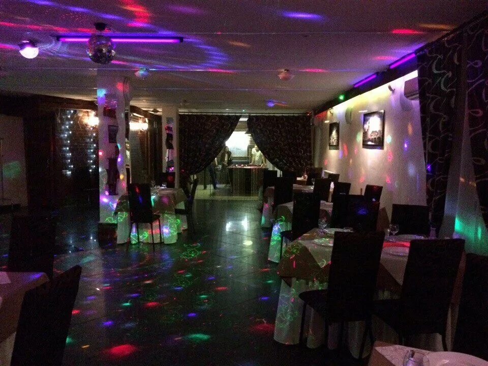 караоке. нотр-дам-де-пари на пианино. де пари караоке. петь караоке эсмеральда на русском со словами. корстон отель москва.