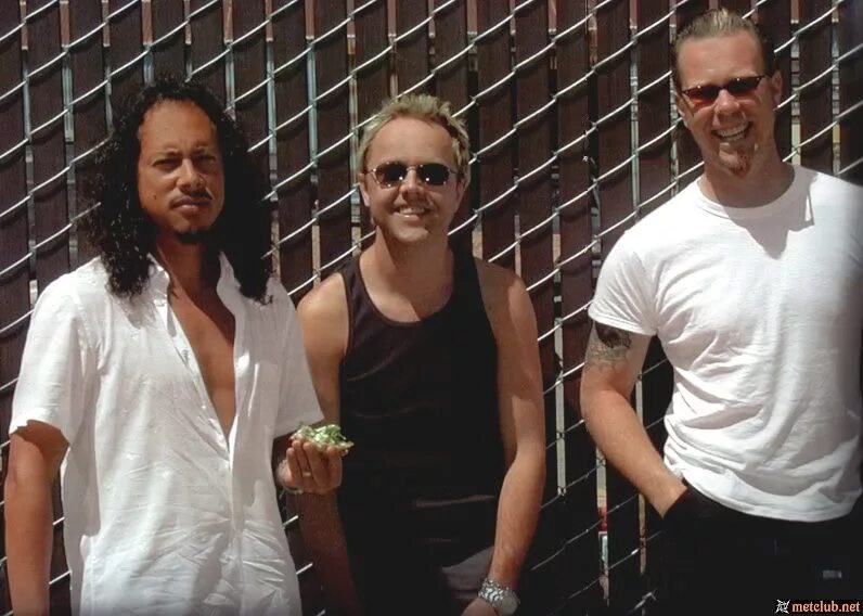 Sr исполнитель. Damon albarn 90s. Sr группа. Band 71. Tomorrow sr-71 альбом.