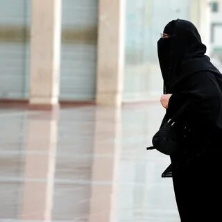Les Suisses contre le port de la burqa 
