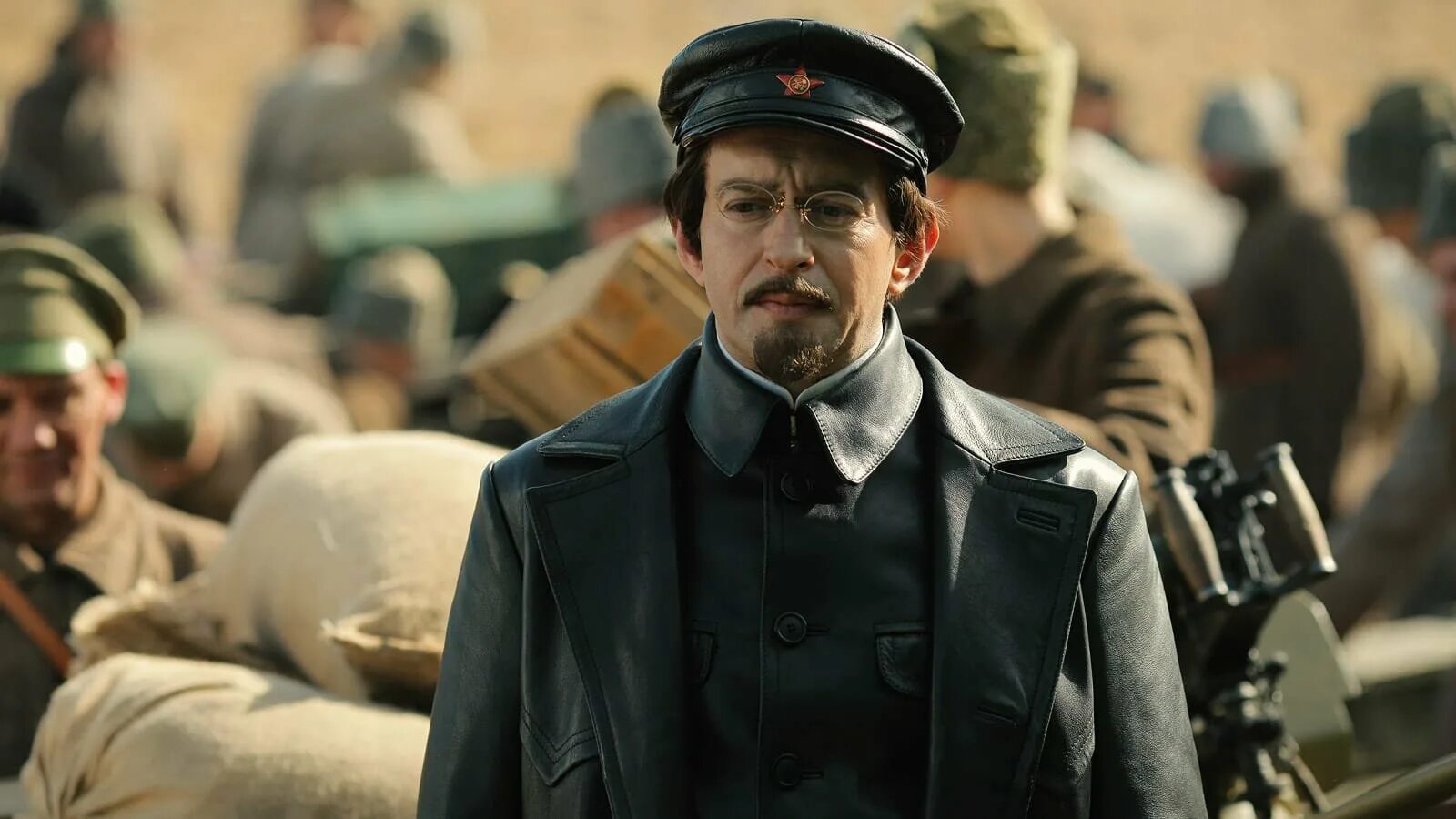леон троцкий революционер. троцкий лев давидович в кожанке. скалон сериал троцкий. комиссар троцкого. комиссар троцкого.