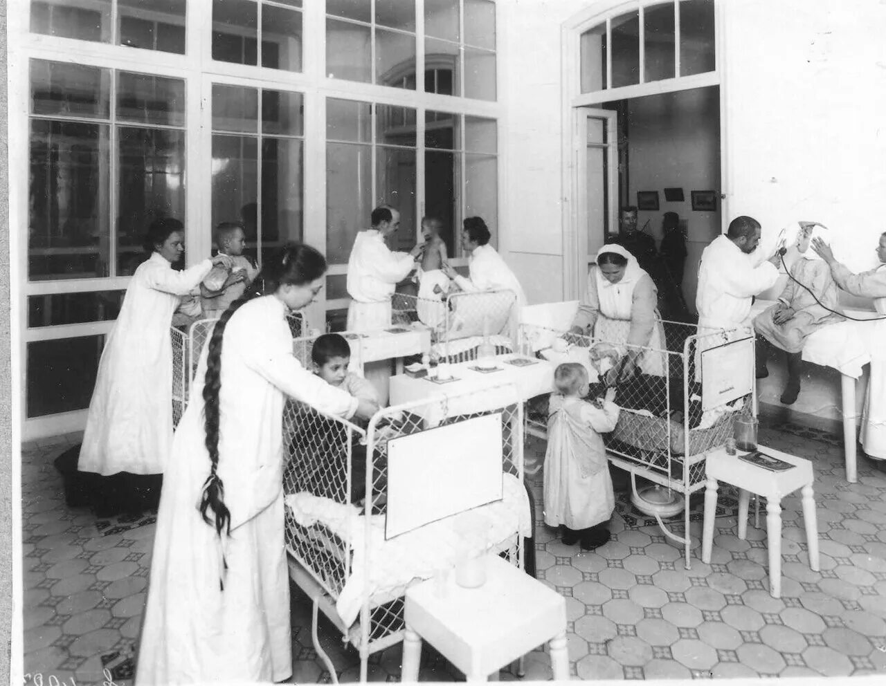 Первая детская больница в париже 1802. Сестры милосердия, госпиталь милосердия франция, 1914г. 2 инфекционная больница на соколиной горе. Госпиталь святой марии 1906. Больница 2 москва соколиная гора в ссср.