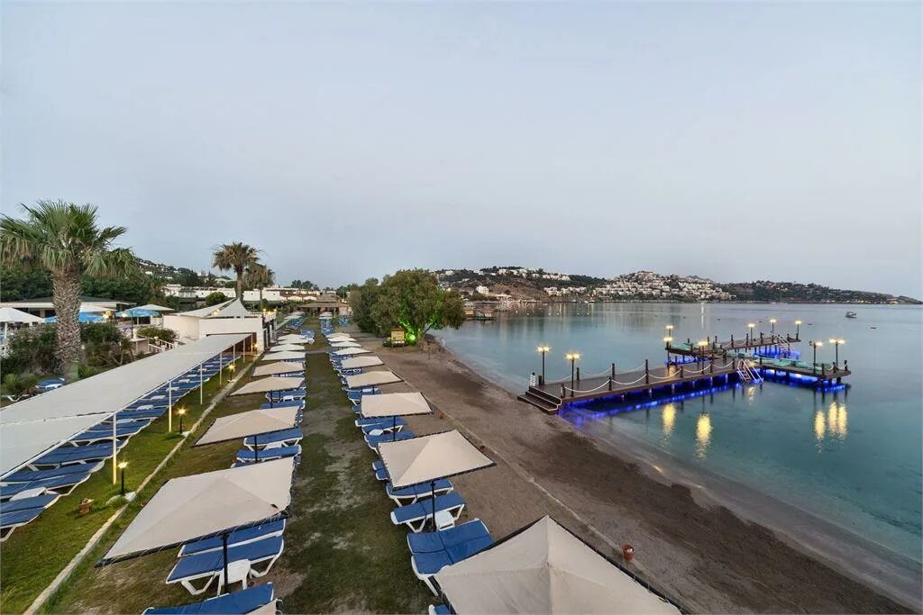 Nmoto golden age. Отель golden age bodrum. Отель golden age bodrum. Голден бодрум. Golden age bodrum hotel 4 турция.
