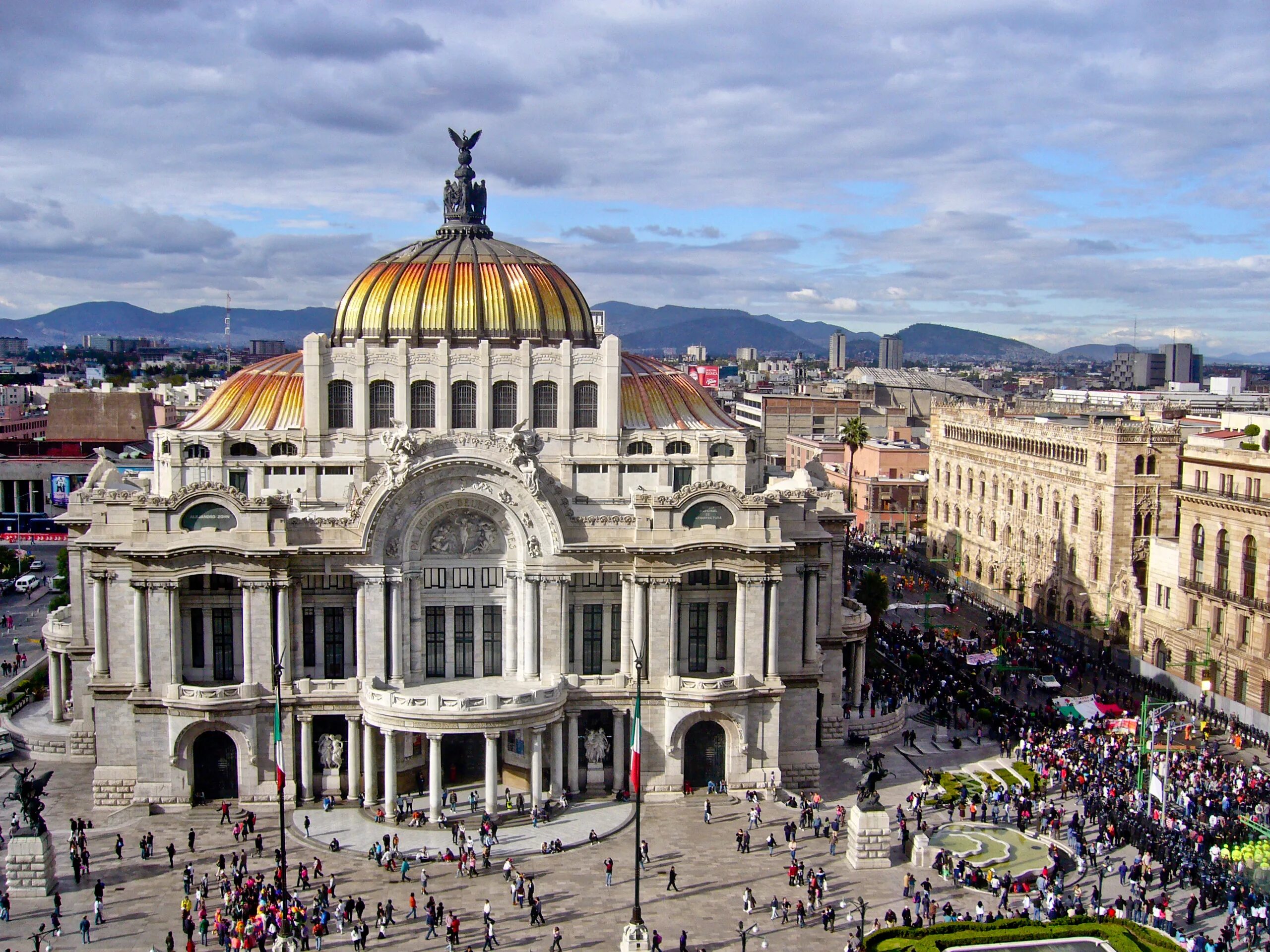 Национальный дворец Мехико. Дворец изящных искусств Мексика. Дворец изящных искусств Мехико внутри. Паласио де Идальго.