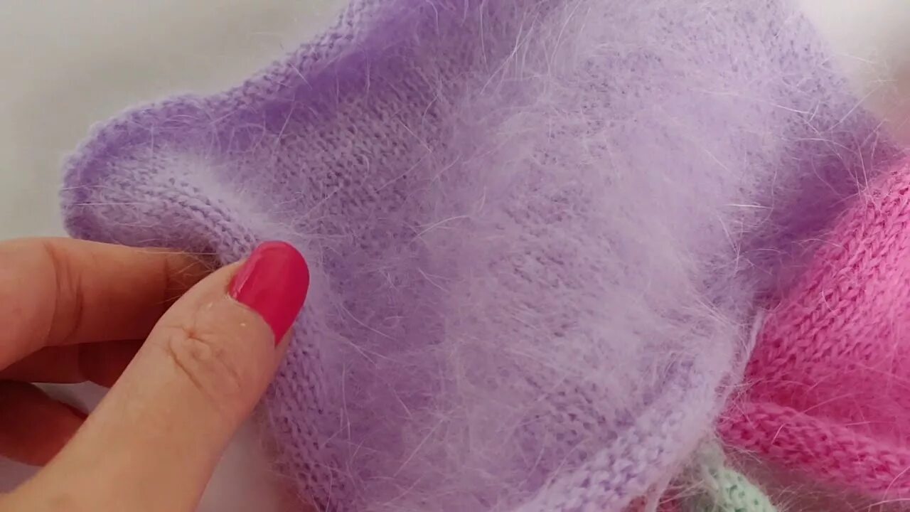 Свитер из пуха норки спицами. Стирка шапки из ангоры и шерсти. Шерстяной материал. Свитер ангора детский. Шапка из ангоры.