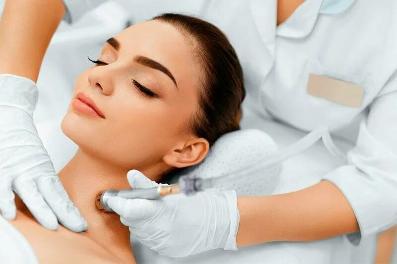 Guinot hydradermie lift. Prp терапия в косметологии. Фототерапия для женщин. Лицо косметология. Фотосессия косметолога.