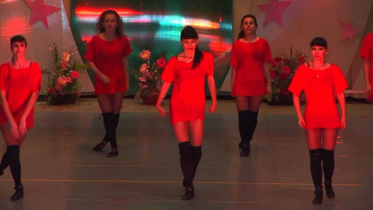 Танец каблучки видео. Каблучок песня. группа хрустальный каблучок танец mad dancer. медный каблучок женский танец под музыку.