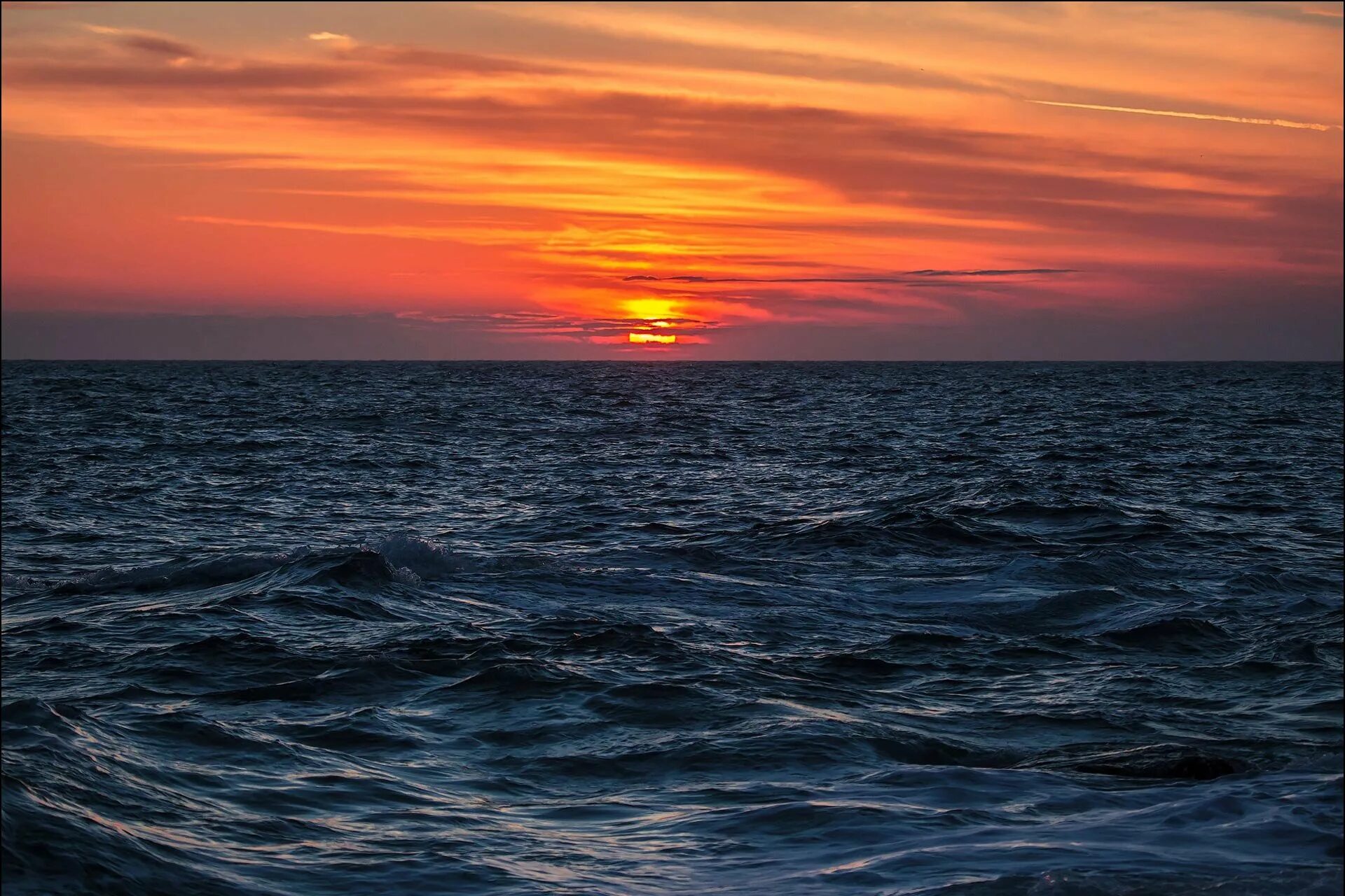 Черное море. Чогне море. Фотографии моря. Чернрное море.