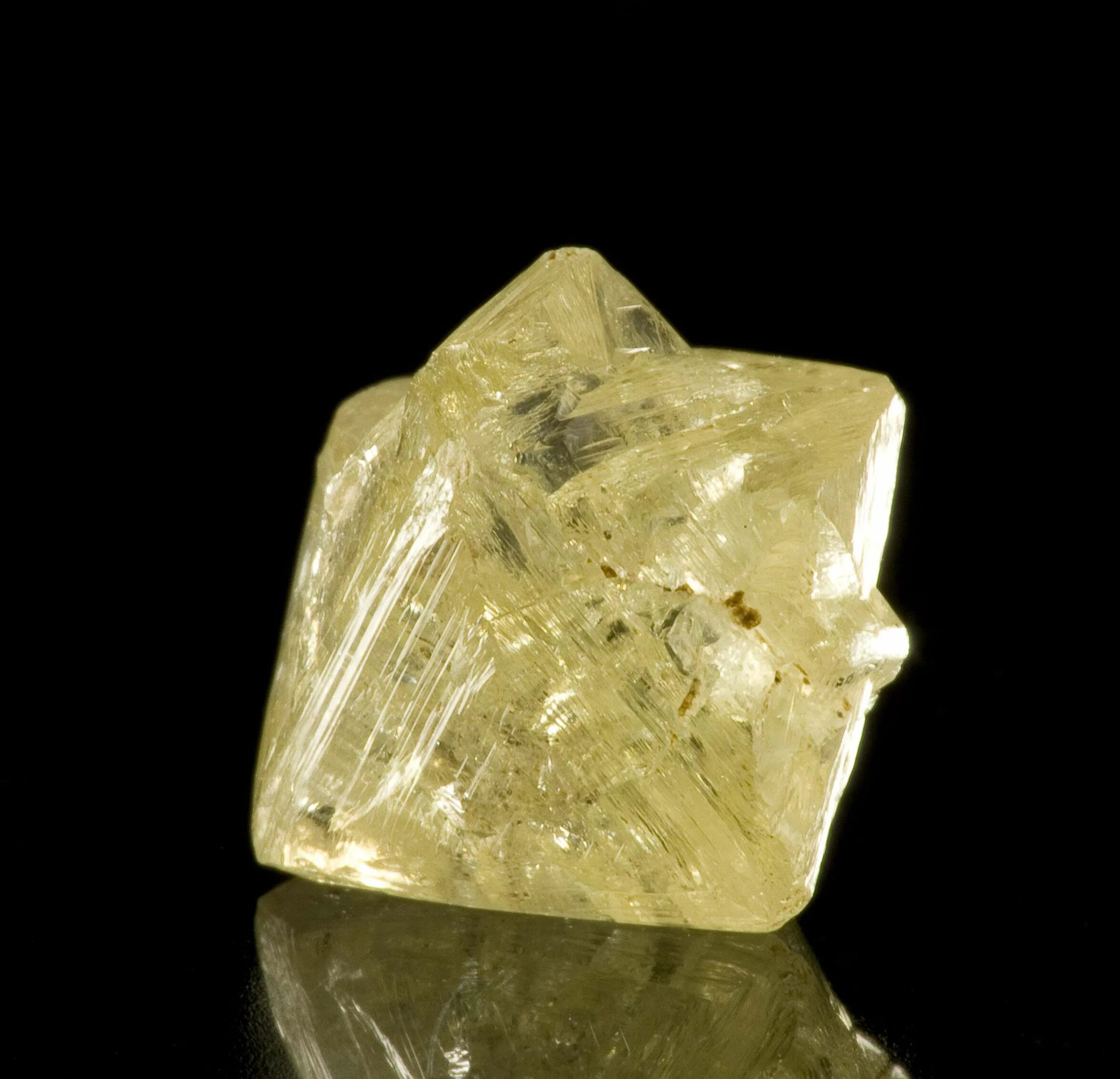 Алмаз минерал. Главные минералы алмаза. Алмаз класс минерала. Diamond Luster Mineral.