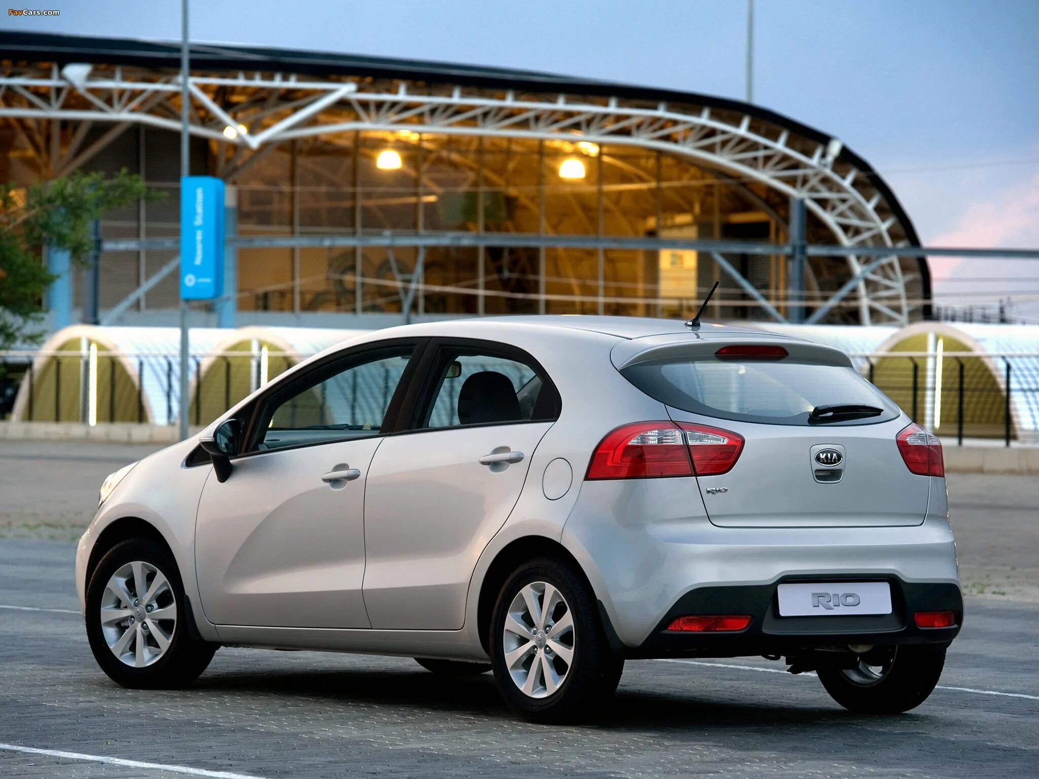 Модели rio. Kia Rio Hatchback 2014. Киа Рио хэтчбек. Кия Рио 2011 хэтчбек. Kia Rio 2011 хэтчбек.