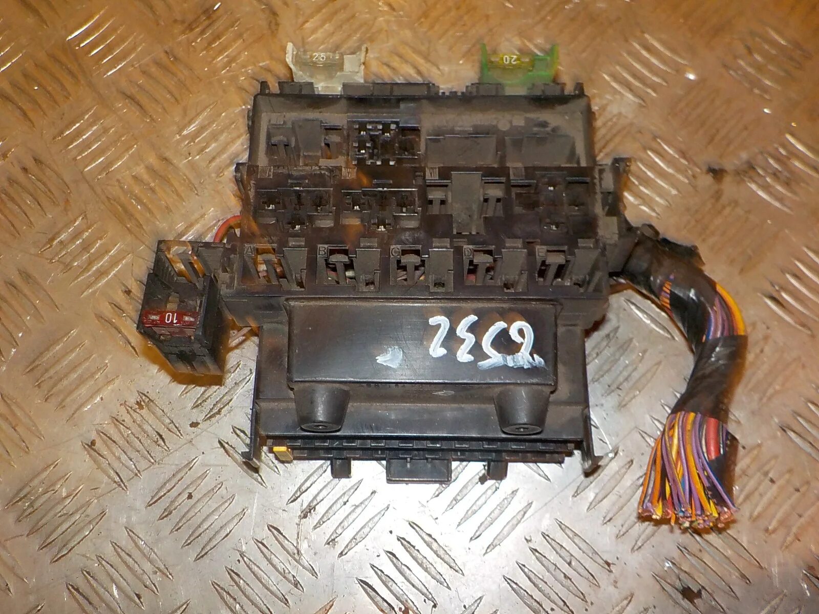 Форд фиеста предохранители в салоне 1355851 Ford Запчасти на DRIVE2
