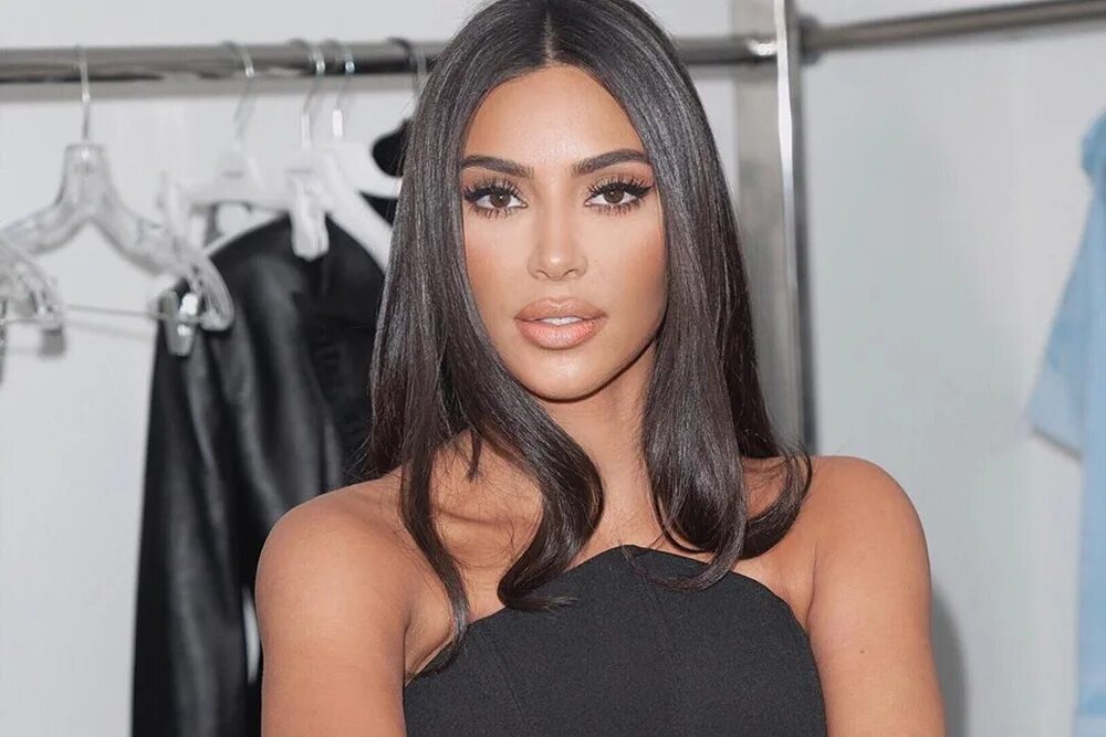Ким кардашян 2025 как выглядит Once Again, We Have Many *Feelings* About Kim Kardashian's Latest Alien-Like Boo