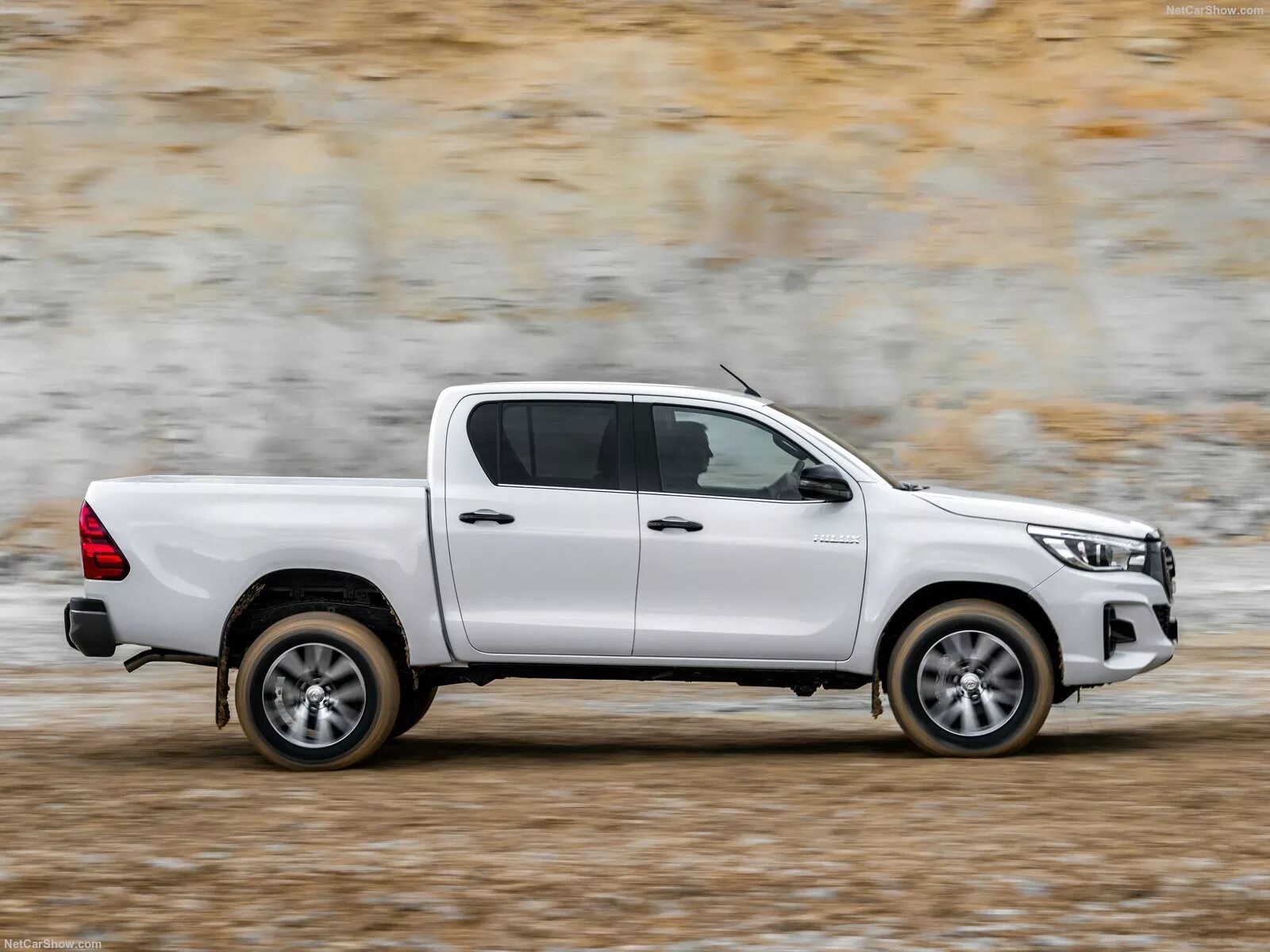 Toyota hilux пикап. Toyota Hilux 2019. Toyota Hilux Pickup 2019. Тойота Хайлюкс пикап белый. Тойота Хайлюкс 2016 белый.