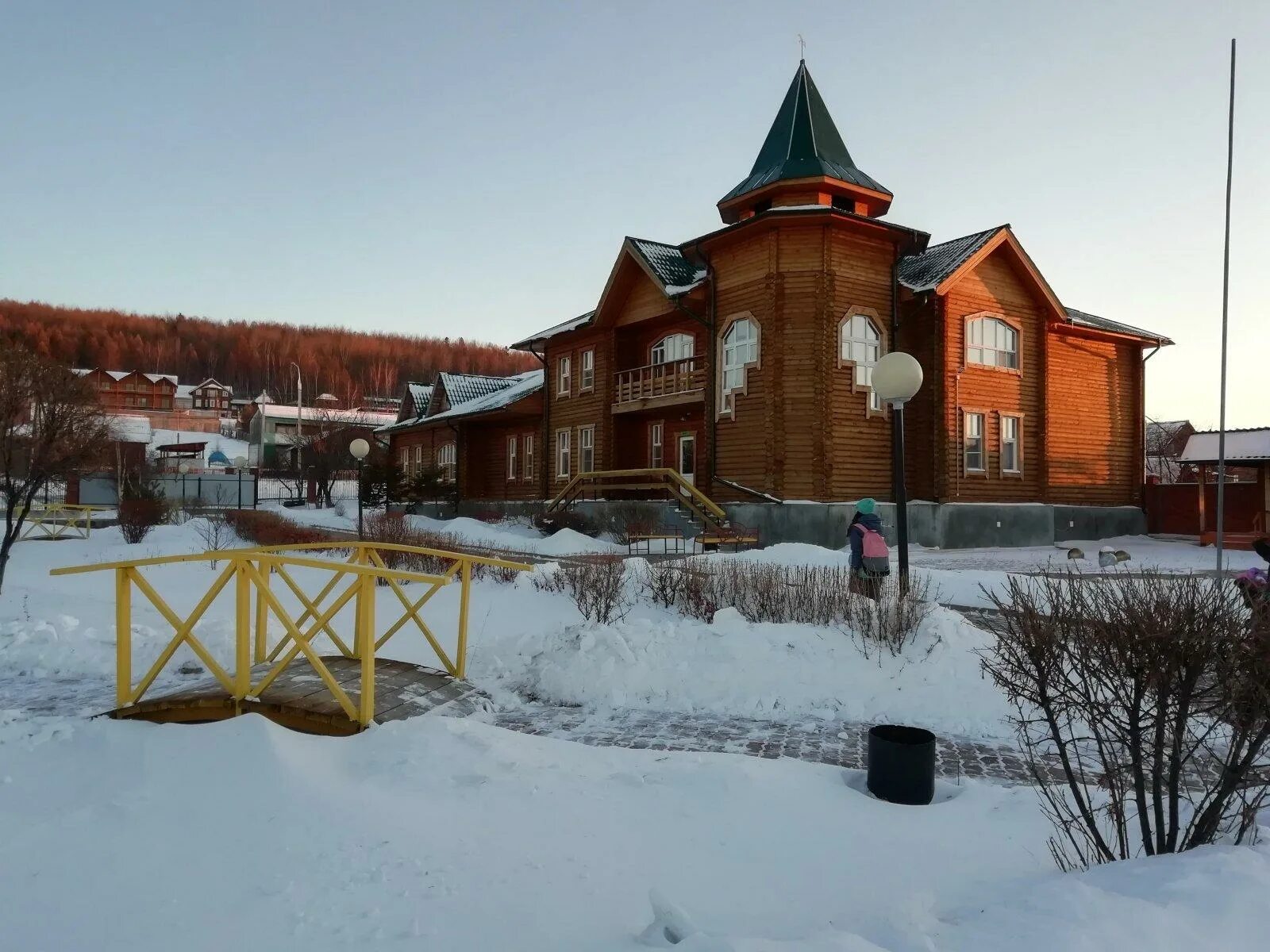 Сухая байкал турбазы саган морин. Сухая байкал турбазы саган морин. Турбаза саган морин. Турбаза саган морин. Парк саган морин в селе сухая.