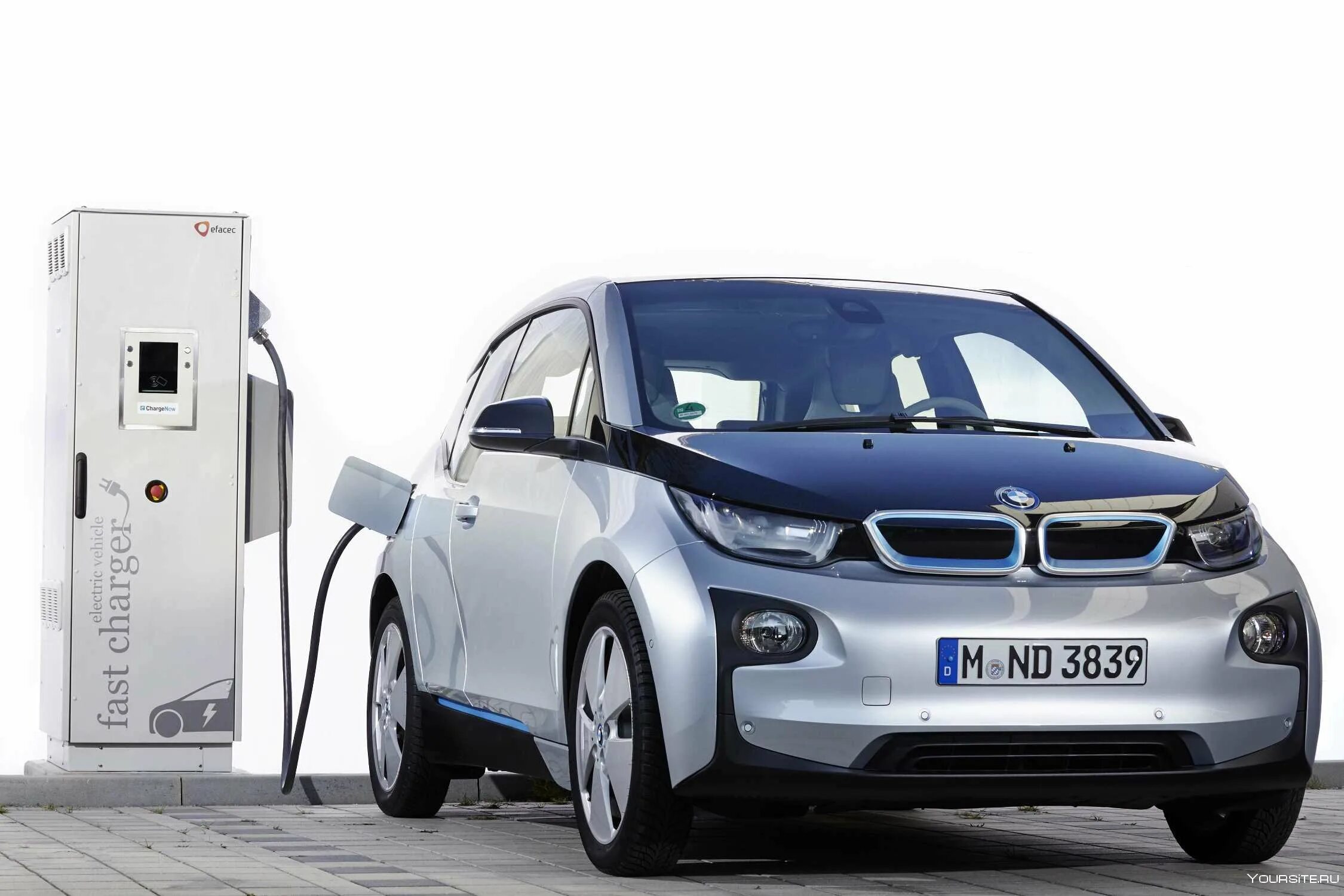 Гибрид продажа автомобиля. BMW i3 электромобиль седан. BMW i3 2025. BMW электрокар 2023. BMW i3 гибрид зарядка.