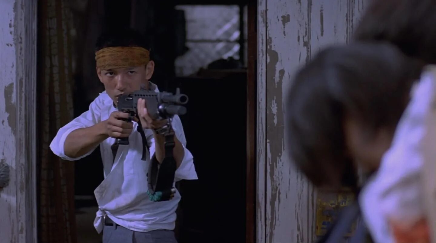 Битва 2000. Королевская битва  batoru rowaiaru (2000). королевская битва фильм 2000. япония 2000 королевская битва. королевская битва 2001 фильм.