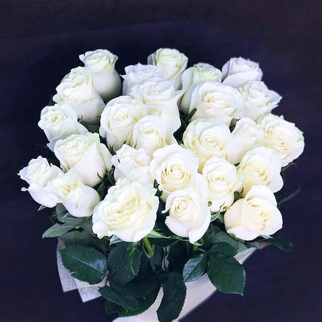 Хиты белые розы. Букет из белых роз недорогой.