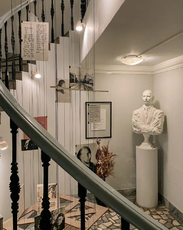 Квартира андрея белого на арбате. Дом музей андрея белого в кучино. Мемориальный музей андрея белого. Мемориальная квартира андрея. Мемориальная квартира андрея.
