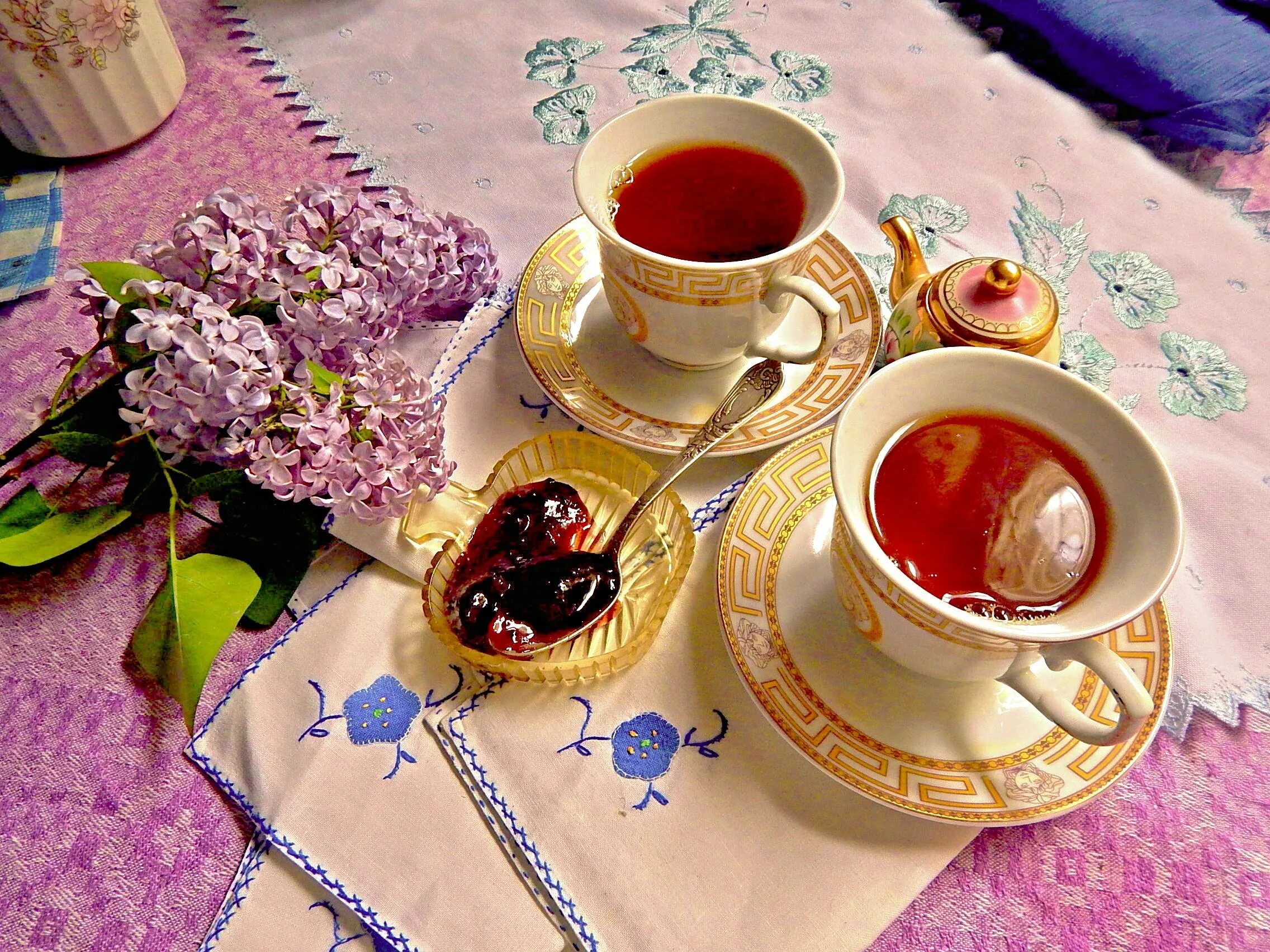 Красивое чаепитие картинки. Утренний чай. Чаепитие. Красивое чаепитие. Утреннее чаепитие.