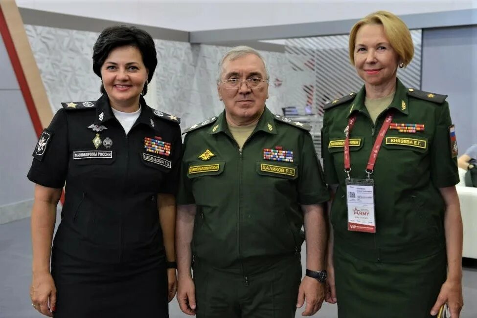 барабанщикова валентина владимировна министерство обороны. министерство обороны сотрудники. сотрудник мчс. сотрудник в гражданской форме. генерал барабанщикова валентина.