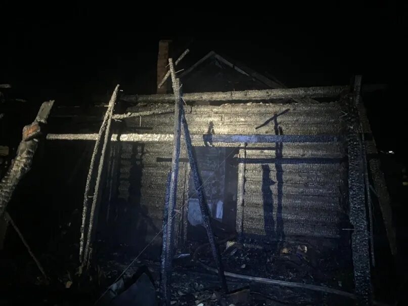 Дом кызыл озек. Пожар в доме. Пожар в доме внутри. Пожар в Кызыл-Озеке 24.02.2023. Пожар в квартире фото.