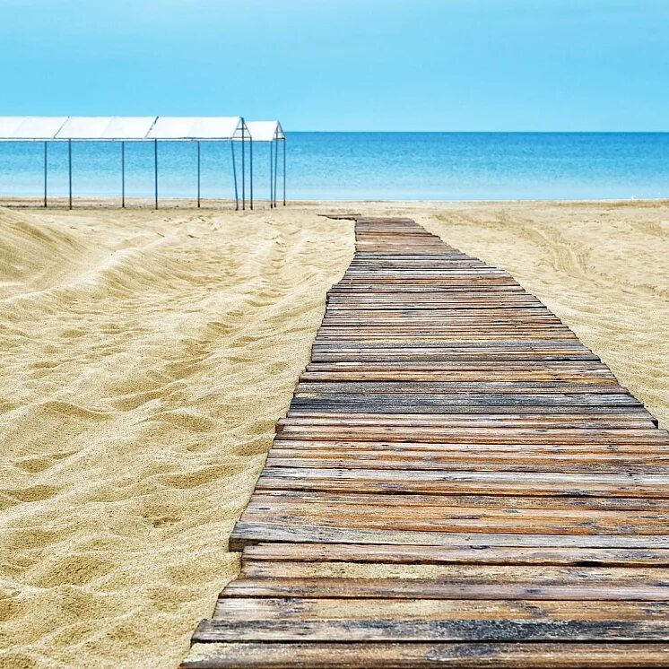 Пляж лайтхаус бич сухум. Какие страны граничат с черным морем на карте. Моря омывающие территорию рф на карте. Государства вокруг черного моря на карте. Страни не имеюшие вихода к морю.