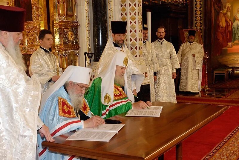 воссоединение православной церкви. воссоединение православной церкви. митрополит лавр воссоединение церкви 2004. воссоединение православной церкви. объединение рпц и зарубежной церкви.