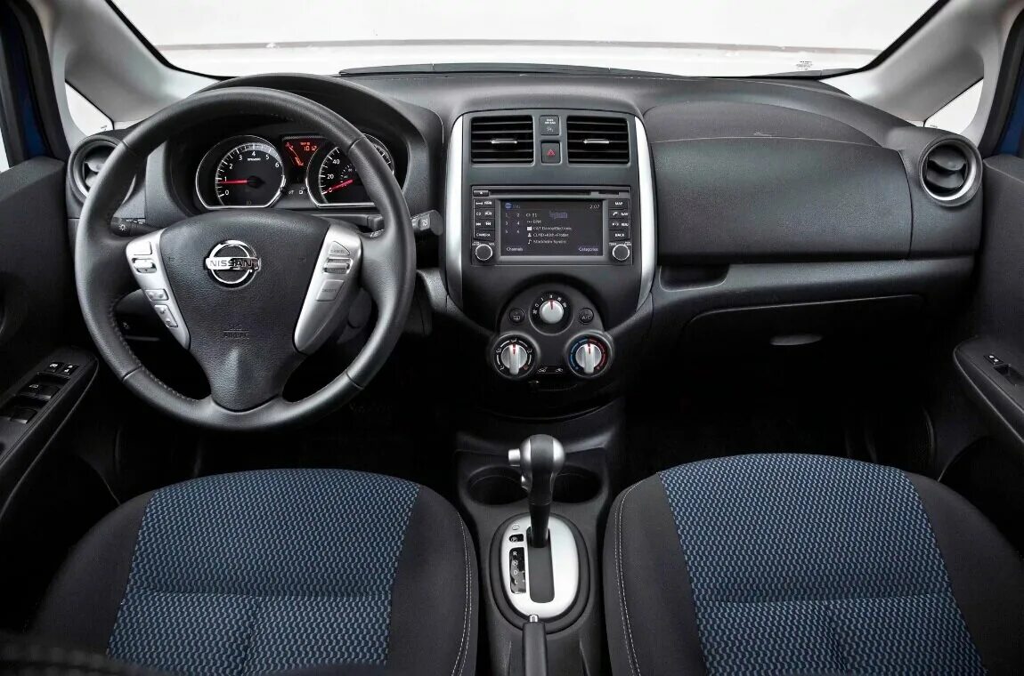 Nissan Note 2014 салон. Ниссан ноут 2013 салон. Nissan Note 2016 салон. Nissan Versa Note 2015 салон.