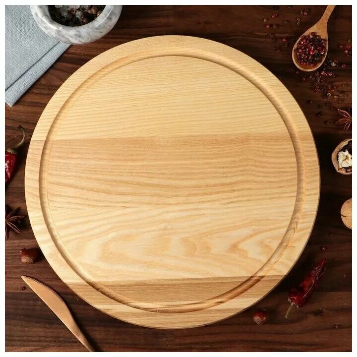 Доска поднос круглый. Деревянные тарелки для ресторана. Деревянная тарелка для закусок. Доска тарелка для подачи. Тарелка для пиццы деревянная.