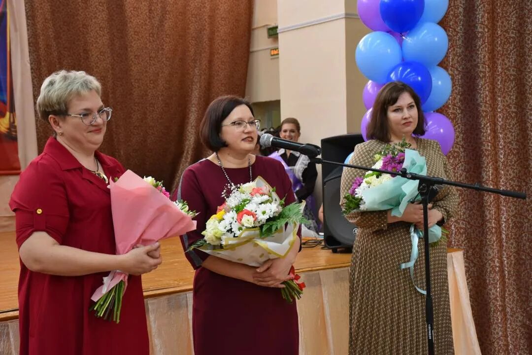 директор школы 10 гусь хрустальный. директор 2 школы мироедова наталья. директор школы 7 гусь хрустальный. хрустальный директор школы. хрустальный директор школы.