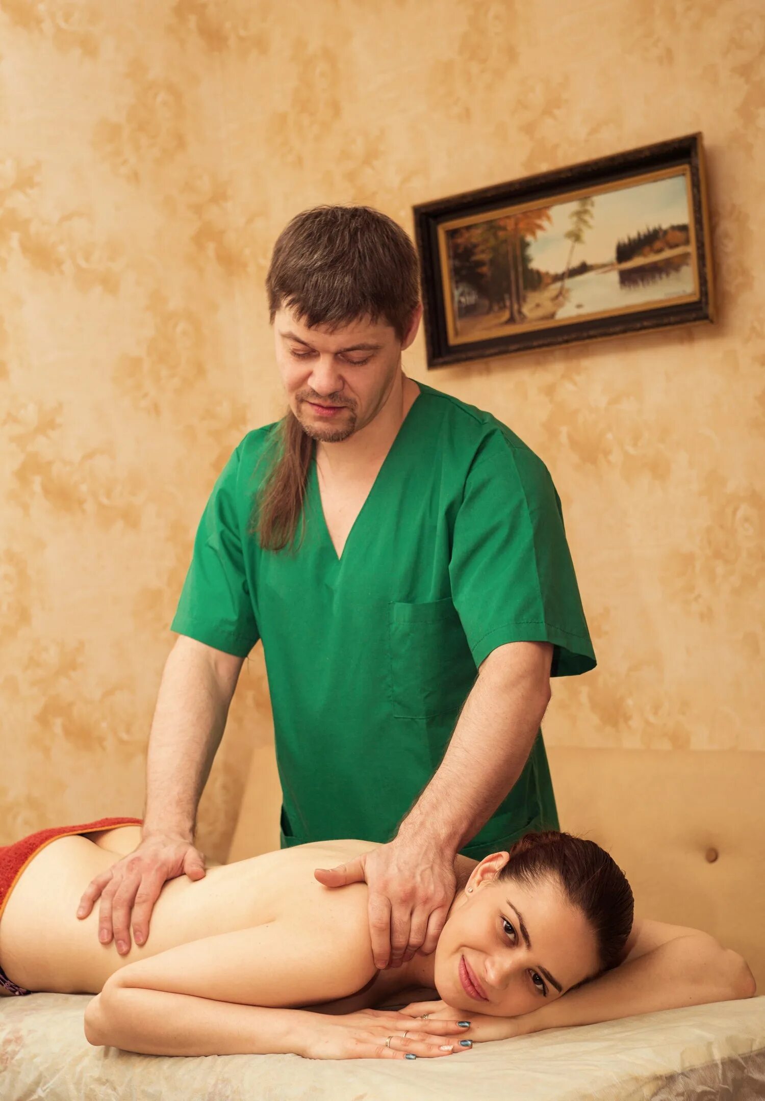 Фотосессия для массажиста идеи. Массажный стол. Массаж воронеж. Воронеж массаж девушки. Ольга черкасова массаж.