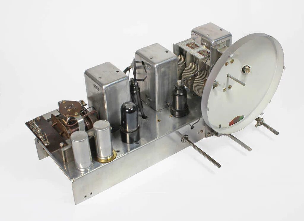 электролит для акб. аккумулятор слитые. электролит для аккумуляторов. электролит аккумуляторный;5л,канистра,раствор,кислотный,1. старый электролит.