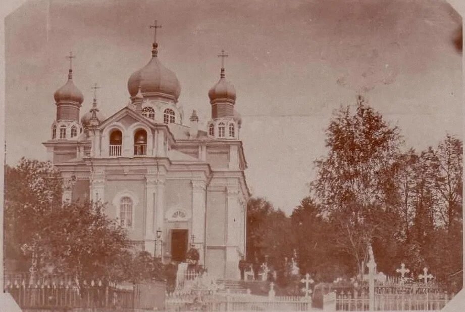 Храм на старом кладбище. Церковь «ямбургский кингисепп. скорбященская церковь кингисепп. церковь кингисепп на старом кладбище. старое кладбище кингисепп.