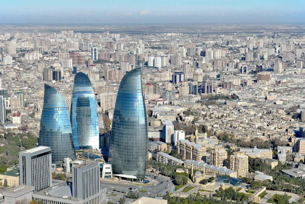 Время в азербайджане в баку. Город Баку Азербайджан. Баку столица. Город Азейбарджан Баку. Баку небоскребы.