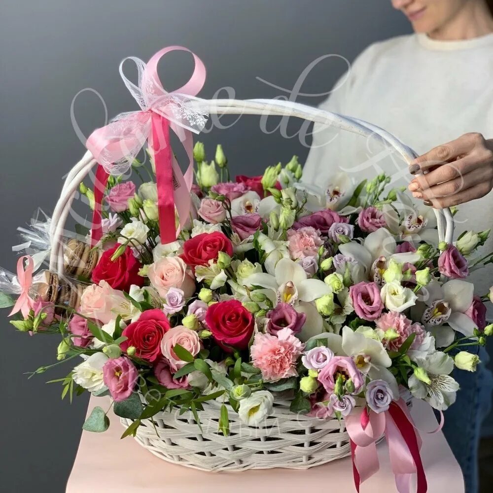 Купить букеты маме. Букет цветов. Красивые букеты из цветов. Букет для мамы. Букет цветов для мамы.