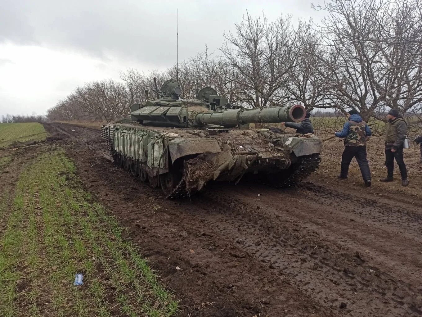 Танки на передовой. Украинские танки. Т55 танк на донбассе. Танки на передовой. Т64 зсу.