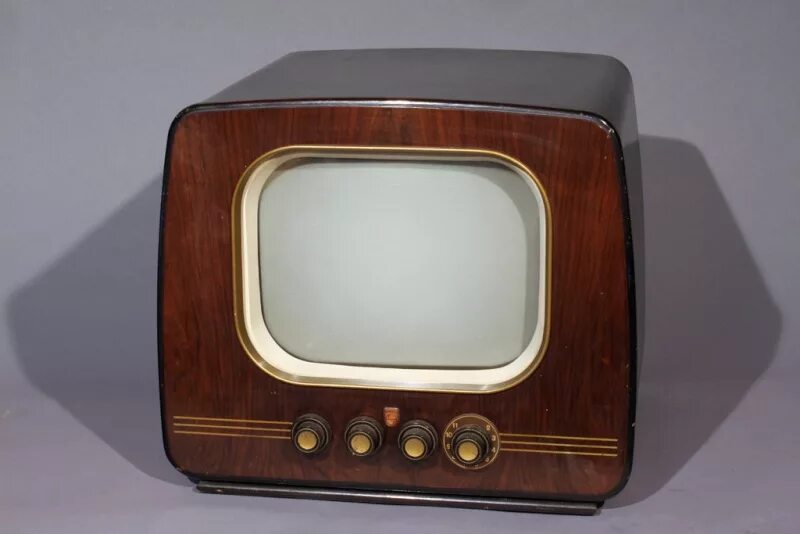 Когда был 1 телевизор. Телевизор 1950 Филипс. Television 1940 RCA 621 TS. Первый телевизор самсунг 1960. RCS TT-5 первый телевизор.