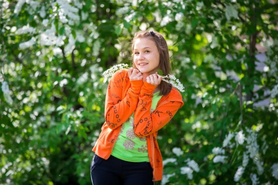 Подарок младшей сестре. Кристина пименова 2023. Маленькие накрашенные девочки. Дети делают поделки. Что делают девочки 9 лет.