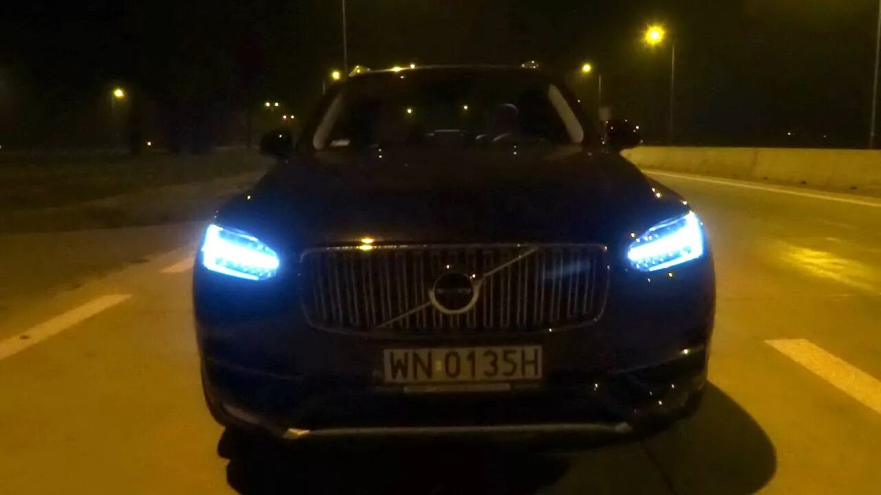 Сейчас new light. Вольво xc90 свет в темноте. Вольво хс90 ночью. Свет Volvo xc90. Volvo xc90 t6 2020.