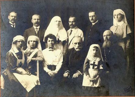 Родился в ярославской губернии