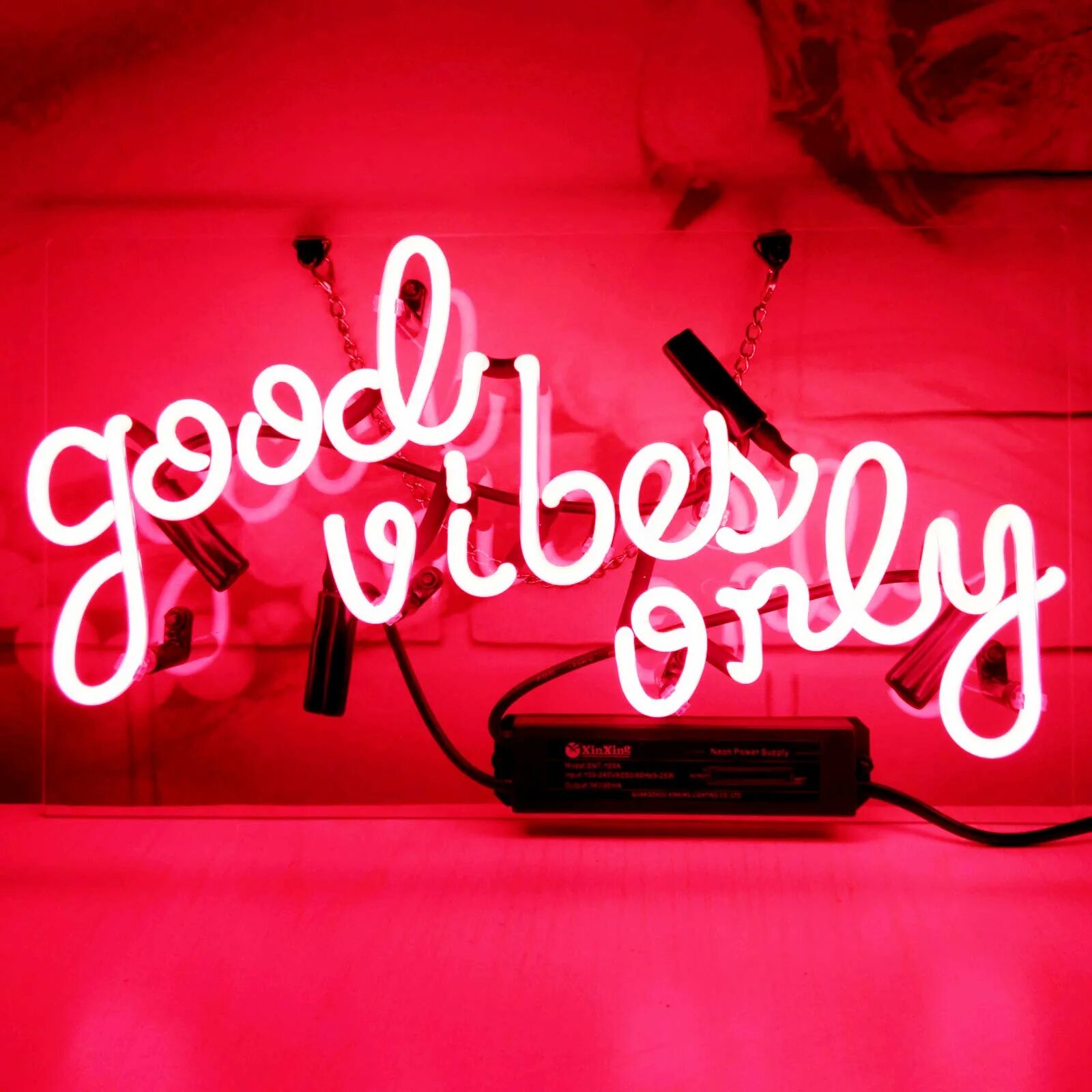 Неоновая вывеска good Vibes only. Good Vibes only неон. Neon Vibe. Бабл гам неон.