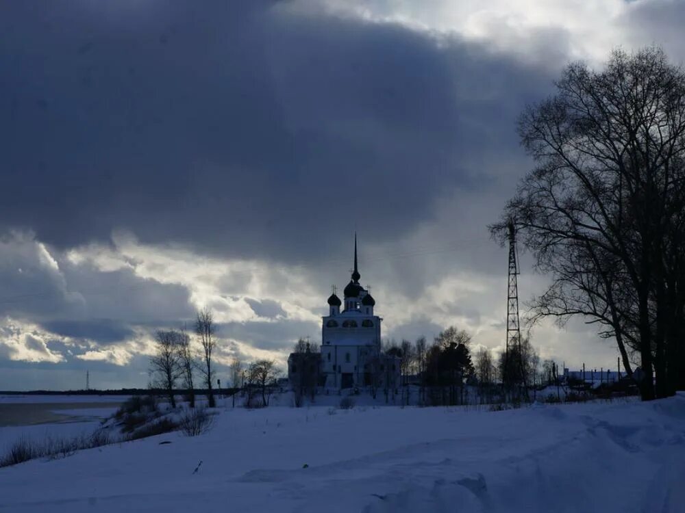 Благовещенская церковь архангельск. Сольвычегодск архангельская область достопримечательности. Город-музей сольвычегодск. Сольвычегодск достопримечательности. Река вычегда сольвычегодск.