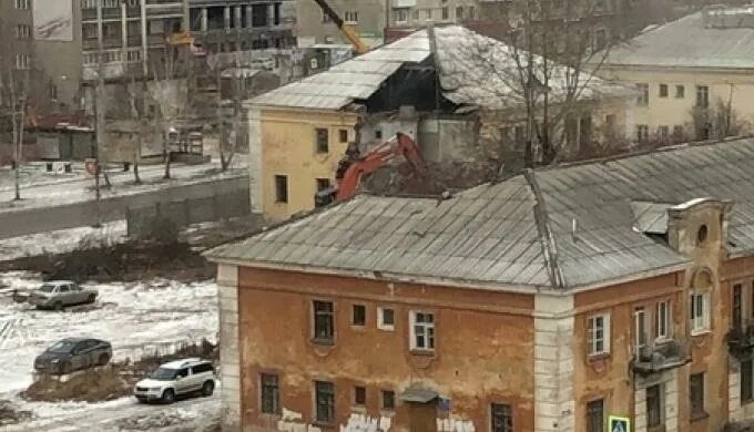 Пышма снос. Старые дома в верхней пышме. Трамвайное кольцо фрезеровщиков екатеринбург фото. Улица советская верхняя пышма. Новый храм на петрова верхняя пышма стройка фото.