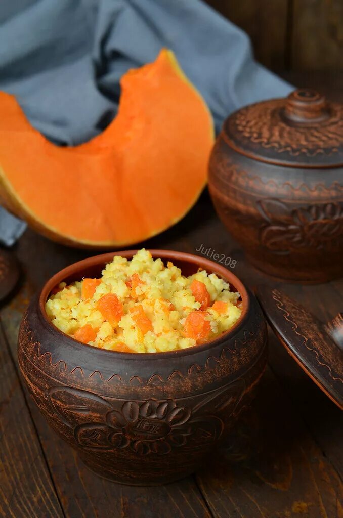 пшённая каша в тыкве на молоке в духовке. пшенная каша в горшочке. пшенная каша с тыквой в горшочке в духовке. тыквенная каша в горшочках. тыквенная каша в горшочках.