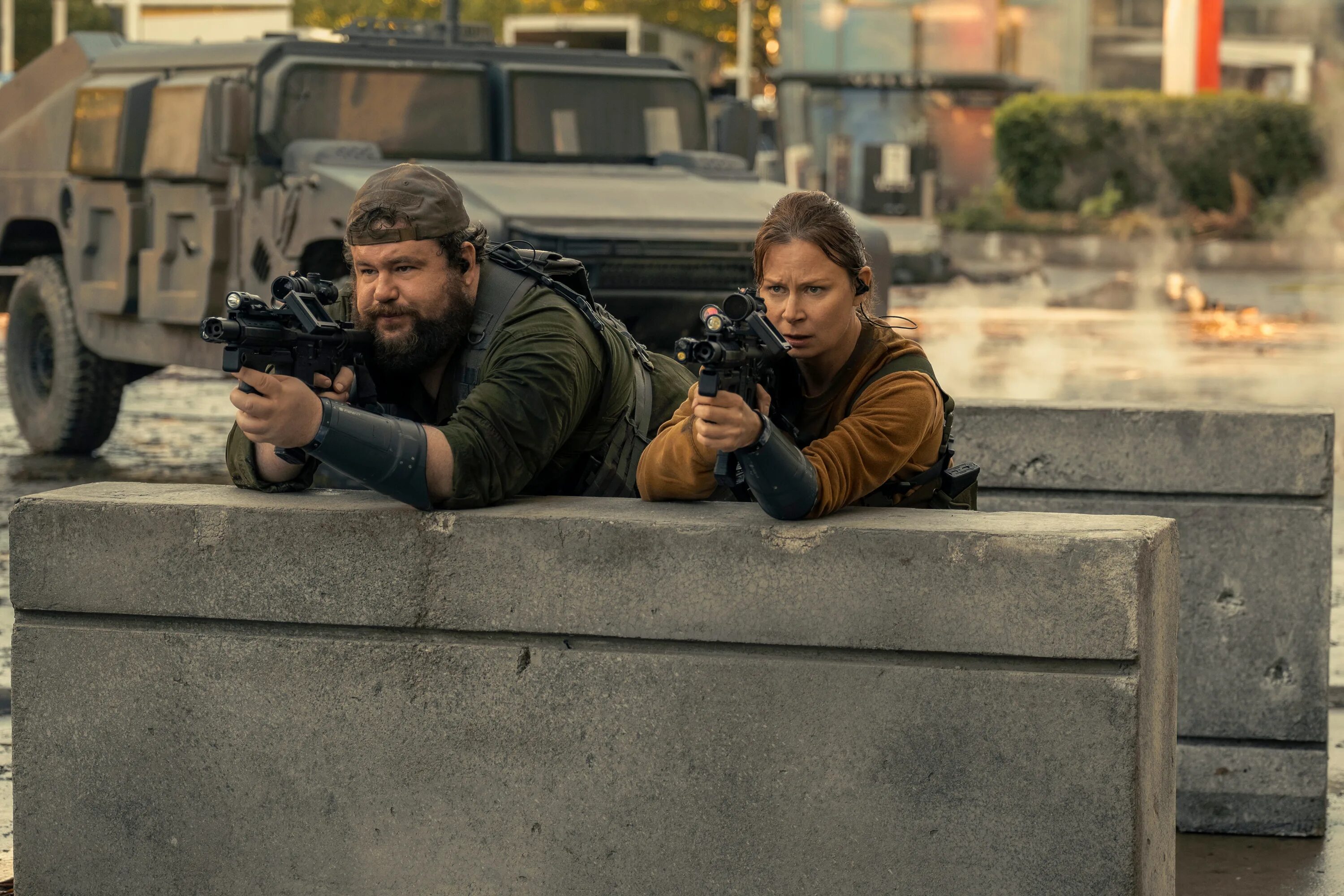 Tomorrow stops. Tomorrow War фильм. Война будущего / the tomorrow War (2021). Жасмин Мэтьюз новобранец. Война будущего фильм 2015.
